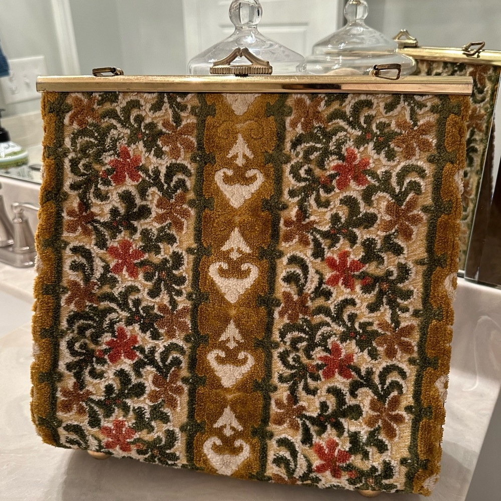 Vintage chenille hand bag